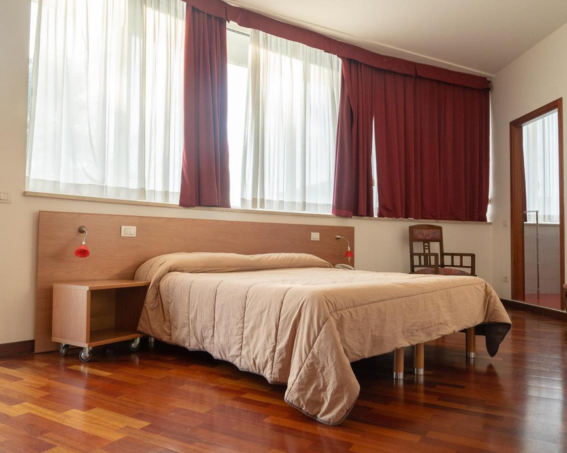 Hotel All'Oasi Paese Kültér fotó