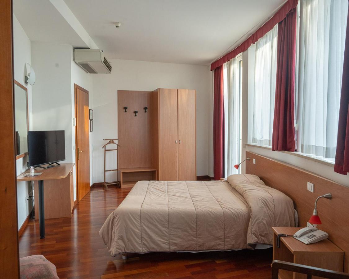Hotel All'Oasi Paese Kültér fotó